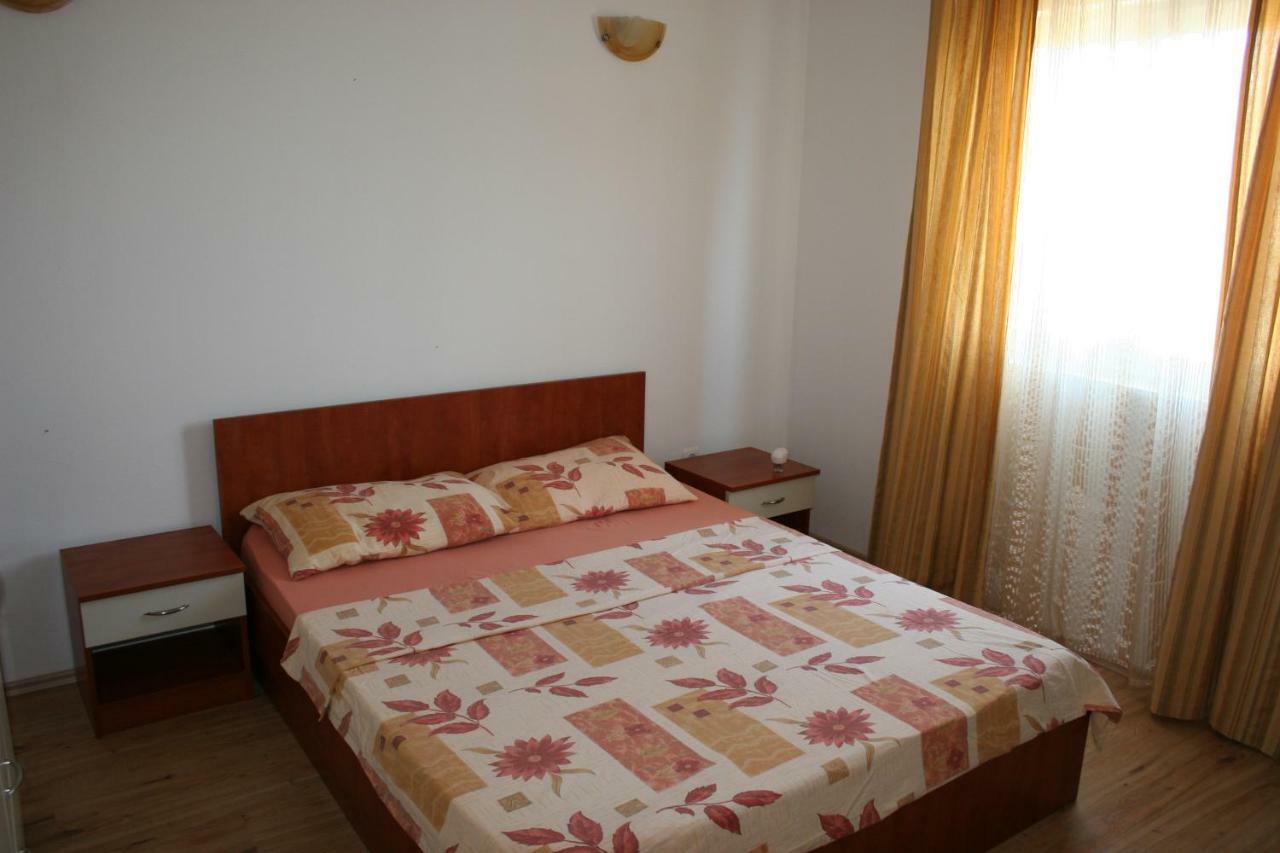Apartments Sara วลาชิตชี ภายนอก รูปภาพ